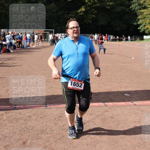 27.09.2026 - 35. Volkslauf durch das schöne Alstertal Strokosch-Dieckow http://msf.ph/oto/10577404 27.09.2026 12:31:51 Ziel 1652, 2202 meine-sportfotos.de