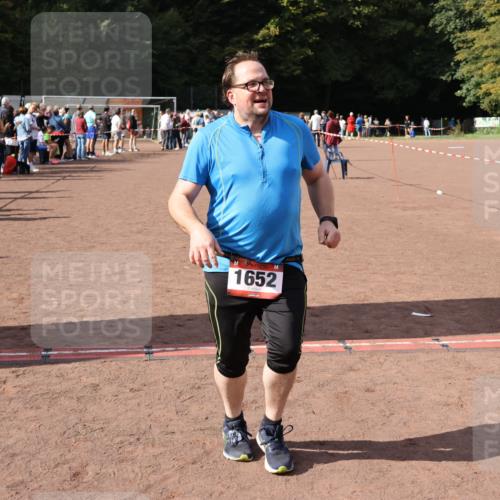 27.09.2026 - 35. Volkslauf durch das schöne Alstertal Strokosch-Dieckow http://msf.ph/oto/10577412 27.09.2026 12:31:51 Ziel 1652, 2202 meine-sportfotos.de