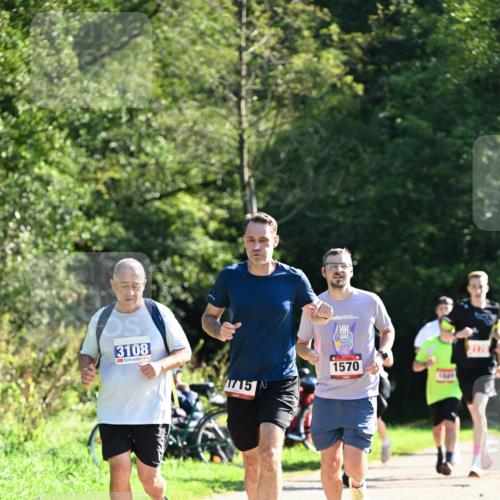 27.09.2026 - 35. Volkslauf durch das schöne Alstertal Dr. Thomas Lammeyer http://msf.ph/oto/10577435 27.09.2026 11:52:55 Laufen 3108, 1715, 1570, 2171 meine-sportfotos.de