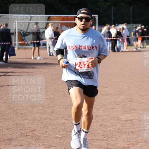 27.09.2026 - 35. Volkslauf durch das schöne Alstertal Strokosch-Dieckow http://msf.ph/oto/10577446 27.09.2026 12:42:11 Ziel 2429 meine-sportfotos.de