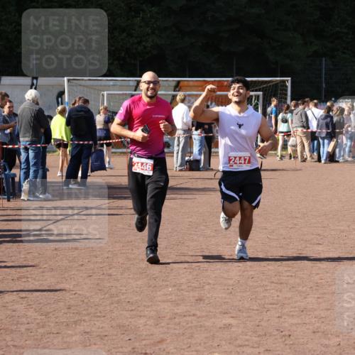 27.09.2026 - 35. Volkslauf durch das schöne Alstertal Strokosch-Dieckow http://msf.ph/oto/10577513 27.09.2026 12:42:45 Ziel 2446, 2447 meine-sportfotos.de