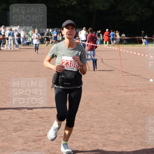27.09.2026 - 35. Volkslauf durch das schöne Alstertal Strokosch-Dieckow http://msf.ph/oto/10577580 27.09.2026 12:32:16 Ziel 1087, 2008, 2388 meine-sportfotos.de