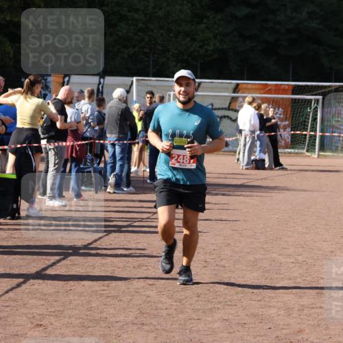 27.09.2026 - 35. Volkslauf durch das schöne Alstertal Strokosch-Dieckow http://msf.ph/oto/10577693 27.09.2026 12:43:15 Ziel 2487 meine-sportfotos.de