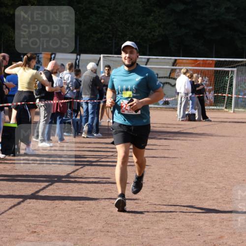27.09.2026 - 35. Volkslauf durch das schöne Alstertal Strokosch-Dieckow http://msf.ph/oto/10577712 27.09.2026 12:43:15 Ziel 2487 meine-sportfotos.de