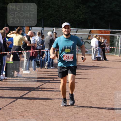 27.09.2026 - 35. Volkslauf durch das schöne Alstertal Strokosch-Dieckow http://msf.ph/oto/10577733 27.09.2026 12:43:15 Ziel 2487 meine-sportfotos.de