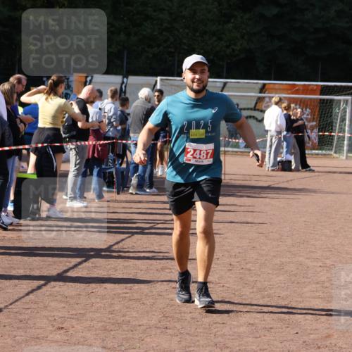 27.09.2026 - 35. Volkslauf durch das schöne Alstertal Strokosch-Dieckow http://msf.ph/oto/10577742 27.09.2026 12:43:15 Ziel 2487 meine-sportfotos.de