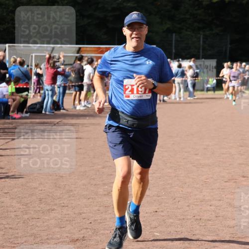 27.09.2026 - 35. Volkslauf durch das schöne Alstertal Strokosch-Dieckow http://msf.ph/oto/10577794 27.09.2026 12:32:35 Ziel 2197 meine-sportfotos.de