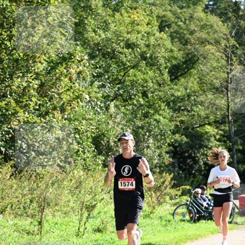 27.09.2026 - 35. Volkslauf durch das schöne Alstertal Dr. Thomas Lammeyer http://msf.ph/oto/10577795 27.09.2026 11:55:29 Laufen 1574, 3977 meine-sportfotos.de