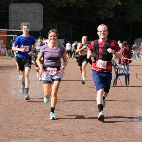 27.09.2026 - 35. Volkslauf durch das schöne Alstertal Strokosch-Dieckow http://msf.ph/oto/10577808 27.09.2026 12:32:44 Ziel 1084, 1645, 2244, 2305, 2338, 2955 meine-sportfotos.de