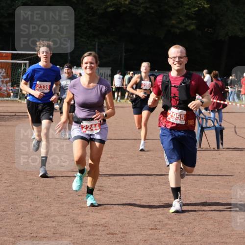 27.09.2026 - 35. Volkslauf durch das schöne Alstertal Strokosch-Dieckow http://msf.ph/oto/10577815 27.09.2026 12:32:44 Ziel 1084, 1645, 2244, 2305, 2338, 2955 meine-sportfotos.de