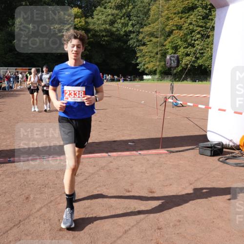 27.09.2026 - 35. Volkslauf durch das schöne Alstertal Strokosch-Dieckow http://msf.ph/oto/10577948 27.09.2026 12:32:48 Ziel 1084, 1645, 2244, 2305, 2338, 2955 meine-sportfotos.de