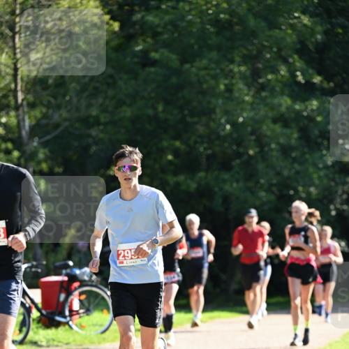 27.09.2026 - 35. Volkslauf durch das schöne Alstertal Dr. Thomas Lammeyer http://msf.ph/oto/10577967 27.09.2026 11:57:17 Laufen 2954 meine-sportfotos.de