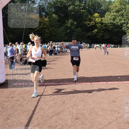 27.09.2026 - 35. Volkslauf durch das schöne Alstertal Strokosch-Dieckow http://msf.ph/oto/10578023 27.09.2026 12:32:51 Ziel 1084, 1645, 2305, 2338 meine-sportfotos.de