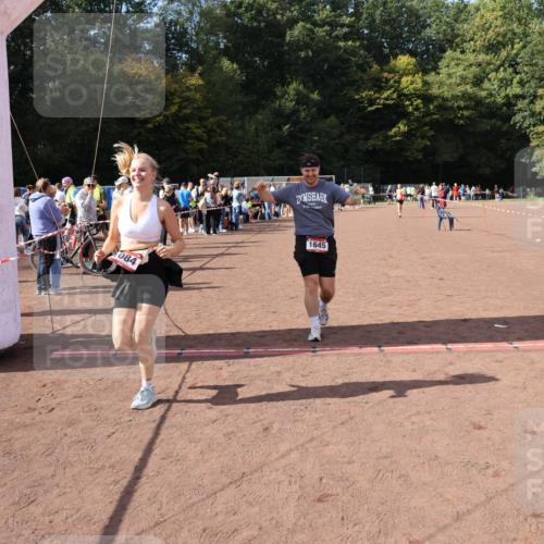 27.09.2026 - 35. Volkslauf durch das schöne Alstertal Strokosch-Dieckow http://msf.ph/oto/10578034 27.09.2026 12:32:51 Ziel 1084, 1645, 2305, 2338 meine-sportfotos.de