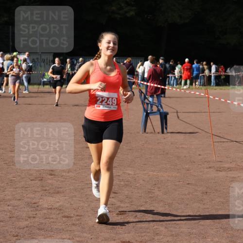 27.09.2026 - 35. Volkslauf durch das schöne Alstertal Strokosch-Dieckow http://msf.ph/oto/10578110 27.09.2026 12:33:00 Ziel 2249, 2256, 2397 meine-sportfotos.de