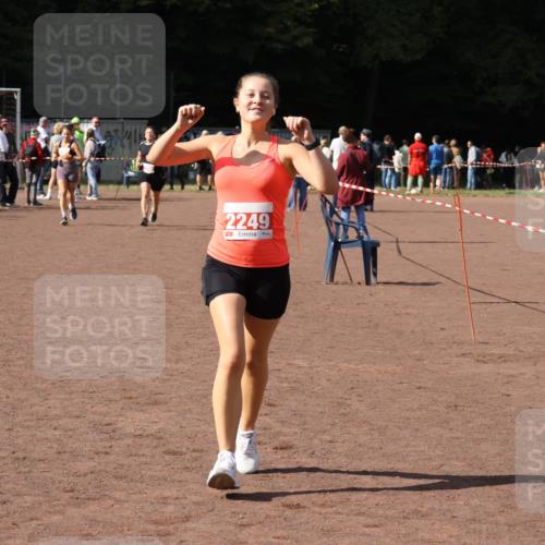 27.09.2026 - 35. Volkslauf durch das schöne Alstertal Strokosch-Dieckow http://msf.ph/oto/10578143 27.09.2026 12:33:01 Ziel 2249, 2256, 2397 meine-sportfotos.de