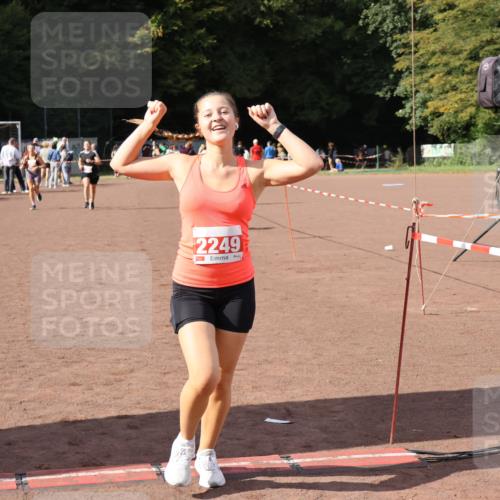 27.09.2026 - 35. Volkslauf durch das schöne Alstertal Strokosch-Dieckow http://msf.ph/oto/10578226 27.09.2026 12:33:02 Ziel 2249, 2256, 2397 meine-sportfotos.de