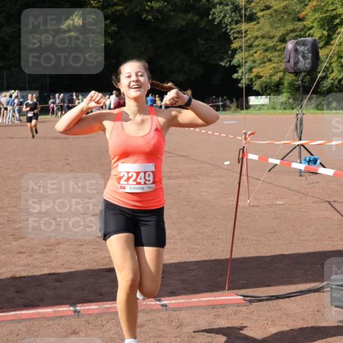27.09.2026 - 35. Volkslauf durch das schöne Alstertal Strokosch-Dieckow http://msf.ph/oto/10578253 27.09.2026 12:33:02 Ziel 2249, 2256, 2397 meine-sportfotos.de