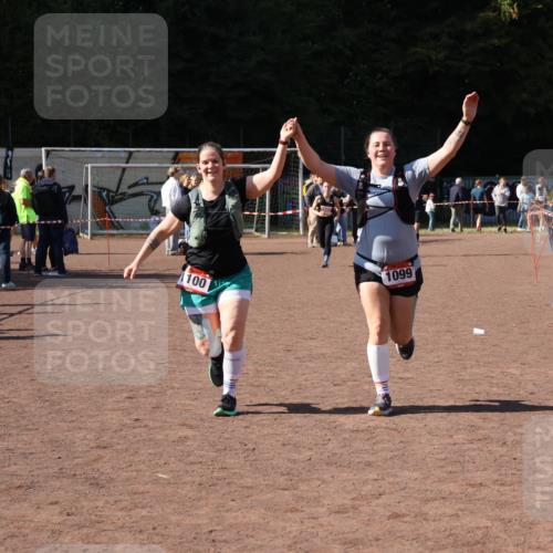 27.09.2026 - 35. Volkslauf durch das schöne Alstertal Strokosch-Dieckow http://msf.ph/oto/10578257 27.09.2026 12:44:18 Ziel 1099, 1100, 2219 meine-sportfotos.de