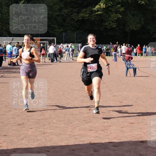 27.09.2026 - 35. Volkslauf durch das schöne Alstertal Strokosch-Dieckow http://msf.ph/oto/10578273 27.09.2026 12:33:08 Ziel 2256, 2397 meine-sportfotos.de