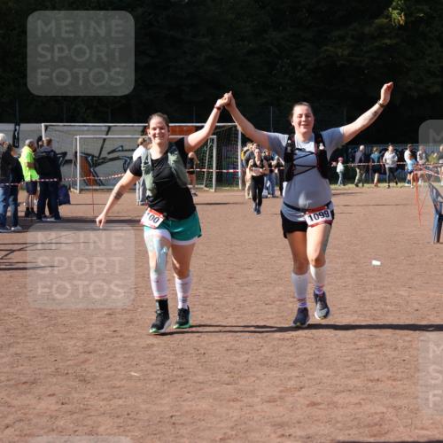 27.09.2026 - 35. Volkslauf durch das schöne Alstertal Strokosch-Dieckow http://msf.ph/oto/10578274 27.09.2026 12:44:18 Ziel 1099, 1100, 2219 meine-sportfotos.de