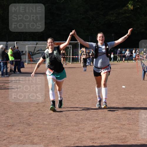 27.09.2026 - 35. Volkslauf durch das schöne Alstertal Strokosch-Dieckow http://msf.ph/oto/10578284 27.09.2026 12:44:18 Ziel 1099, 1100, 2219 meine-sportfotos.de