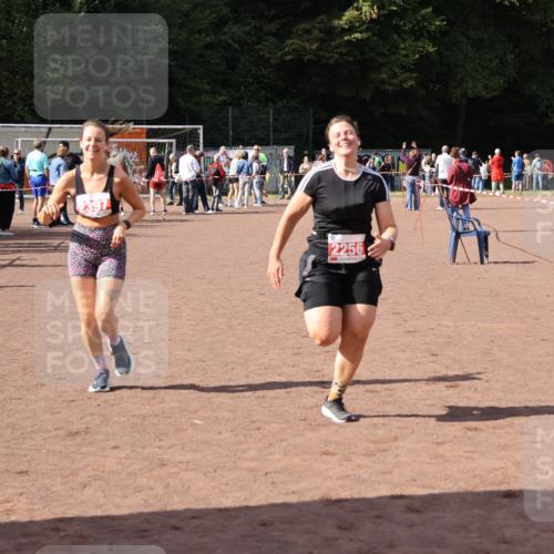 27.09.2026 - 35. Volkslauf durch das schöne Alstertal Strokosch-Dieckow http://msf.ph/oto/10578287 27.09.2026 12:33:08 Ziel 2256, 2397 meine-sportfotos.de