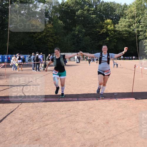27.09.2026 - 35. Volkslauf durch das schöne Alstertal Strokosch-Dieckow http://msf.ph/oto/10578370 27.09.2026 12:44:20 Ziel 1099, 1100, 2041 meine-sportfotos.de