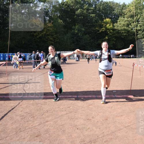 27.09.2026 - 35. Volkslauf durch das schöne Alstertal Strokosch-Dieckow http://msf.ph/oto/10578405 27.09.2026 12:44:20 Ziel 1099, 1100, 2041 meine-sportfotos.de