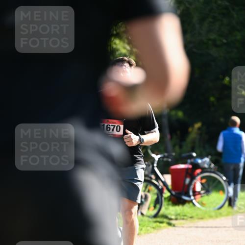 27.09.2026 - 35. Volkslauf durch das schöne Alstertal Dr. Thomas Lammeyer http://msf.ph/oto/10578416 27.09.2026 12:00:36 Laufen 1670 meine-sportfotos.de