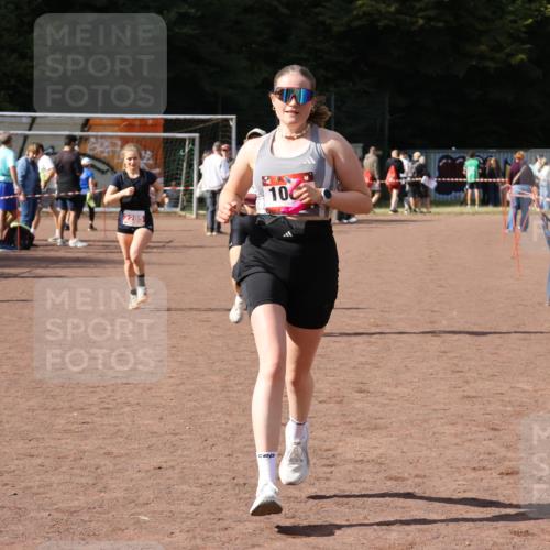 27.09.2026 - 35. Volkslauf durch das schöne Alstertal Strokosch-Dieckow http://msf.ph/oto/10578474 27.09.2026 12:33:36 Ziel 1066, 2285, 2465 meine-sportfotos.de