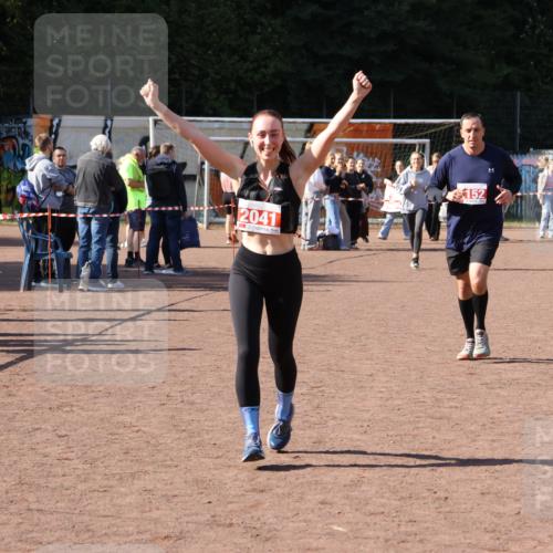 27.09.2026 - 35. Volkslauf durch das schöne Alstertal Strokosch-Dieckow http://msf.ph/oto/10578483 27.09.2026 12:44:27 Ziel 2041, 2152, 2281, 2954 meine-sportfotos.de