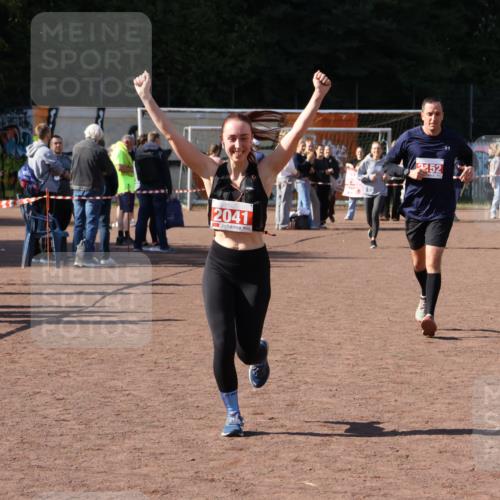 27.09.2026 - 35. Volkslauf durch das schöne Alstertal Strokosch-Dieckow http://msf.ph/oto/10578500 27.09.2026 12:44:28 Ziel 2041, 2152, 2281, 2954 meine-sportfotos.de
