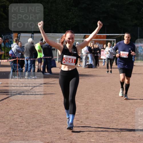 27.09.2026 - 35. Volkslauf durch das schöne Alstertal Strokosch-Dieckow http://msf.ph/oto/10578518 27.09.2026 12:44:28 Ziel 2041, 2152, 2281, 2954 meine-sportfotos.de