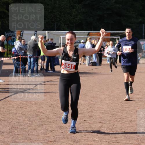 27.09.2026 - 35. Volkslauf durch das schöne Alstertal Strokosch-Dieckow http://msf.ph/oto/10578539 27.09.2026 12:44:28 Ziel 2041, 2152, 2281, 2954 meine-sportfotos.de