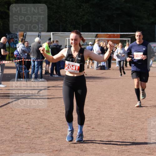 27.09.2026 - 35. Volkslauf durch das schöne Alstertal Strokosch-Dieckow http://msf.ph/oto/10578546 27.09.2026 12:44:28 Ziel 2041, 2152, 2281, 2954 meine-sportfotos.de