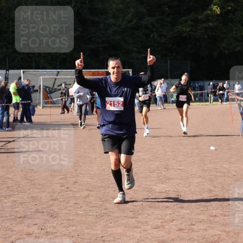 27.09.2026 - 35. Volkslauf durch das schöne Alstertal Strokosch-Dieckow http://msf.ph/oto/10578617 27.09.2026 12:44:30 Ziel 2041, 2152, 2281, 2954 meine-sportfotos.de