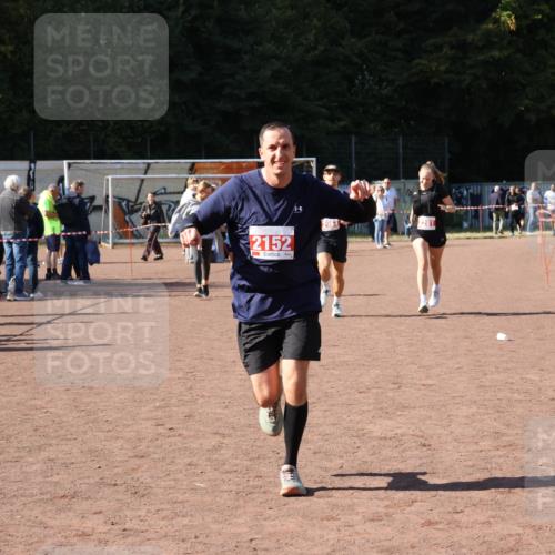 27.09.2026 - 35. Volkslauf durch das schöne Alstertal Strokosch-Dieckow http://msf.ph/oto/10578642 27.09.2026 12:44:31 Ziel 2041, 2152, 2281, 2954 meine-sportfotos.de