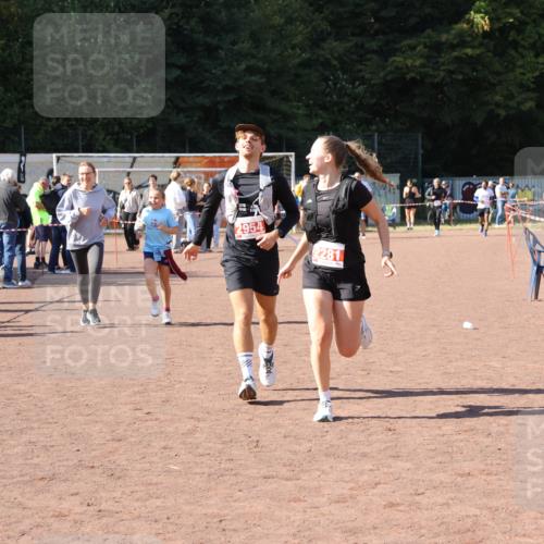 27.09.2026 - 35. Volkslauf durch das schöne Alstertal Strokosch-Dieckow http://msf.ph/oto/10578658 27.09.2026 12:44:34 Ziel 2152, 2281, 2954 meine-sportfotos.de