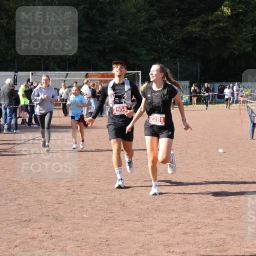 27.09.2026 - 35. Volkslauf durch das schöne Alstertal Strokosch-Dieckow http://msf.ph/oto/10578663 27.09.2026 12:44:34 Ziel 2152, 2281, 2954 meine-sportfotos.de