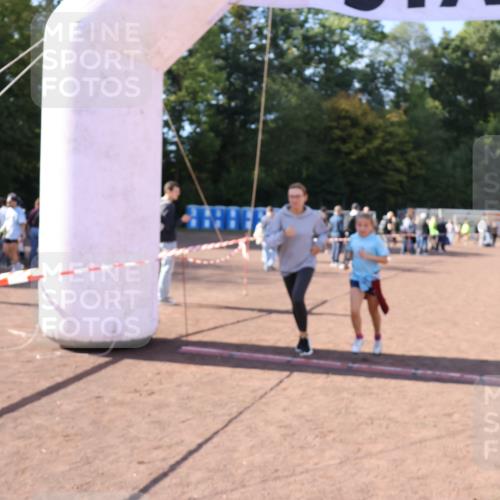 27.09.2026 - 35. Volkslauf durch das schöne Alstertal Strokosch-Dieckow http://msf.ph/oto/10578739 27.09.2026 12:44:39 Ziel 2954 meine-sportfotos.de
