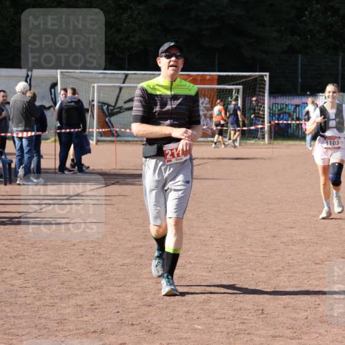 27.09.2026 - 35. Volkslauf durch das schöne Alstertal Strokosch-Dieckow http://msf.ph/oto/10578862 27.09.2026 12:45:51 Ziel 1102, 1103, 2192 meine-sportfotos.de
