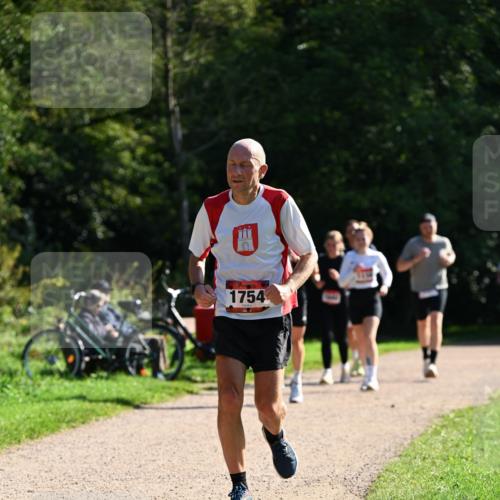 27.09.2026 - 35. Volkslauf durch das schöne Alstertal Dr. Thomas Lammeyer http://msf.ph/oto/10578891 27.09.2026 12:04:39 Laufen 1754 meine-sportfotos.de