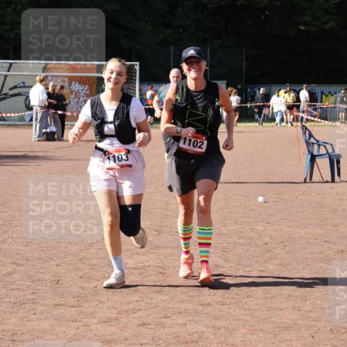 27.09.2026 - 35. Volkslauf durch das schöne Alstertal Strokosch-Dieckow http://msf.ph/oto/10578892 27.09.2026 12:45:55 Ziel 1102, 1103, 1656, 2192 meine-sportfotos.de