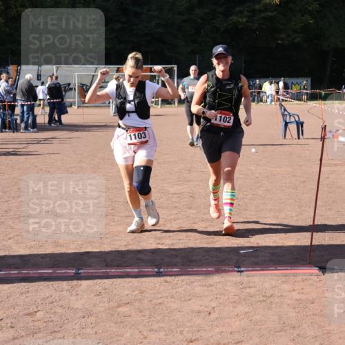 27.09.2026 - 35. Volkslauf durch das schöne Alstertal Strokosch-Dieckow http://msf.ph/oto/10578907 27.09.2026 12:45:56 Ziel 1102, 1103, 1656, 2192 meine-sportfotos.de