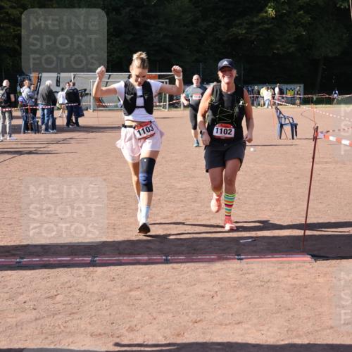 27.09.2026 - 35. Volkslauf durch das schöne Alstertal Strokosch-Dieckow http://msf.ph/oto/10578916 27.09.2026 12:45:56 Ziel 1102, 1103, 1656, 2192 meine-sportfotos.de