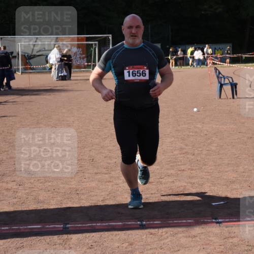27.09.2026 - 35. Volkslauf durch das schöne Alstertal Strokosch-Dieckow http://msf.ph/oto/10578998 27.09.2026 12:46:01 Ziel 1656 meine-sportfotos.de