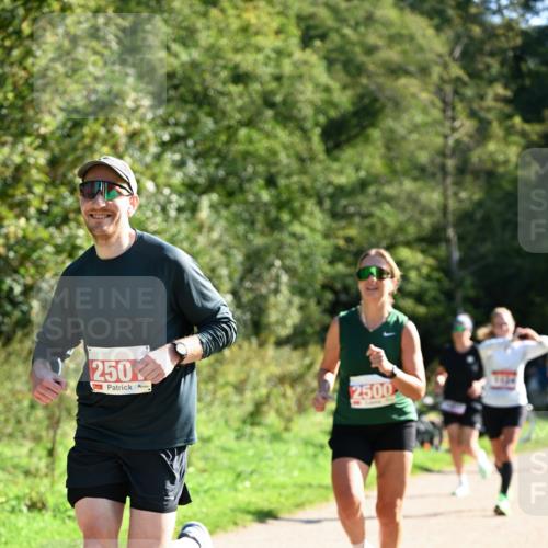 27.09.2026 - 35. Volkslauf durch das schöne Alstertal Dr. Thomas Lammeyer http://msf.ph/oto/10579083 27.09.2026 12:05:56 Laufen 250, 2500 meine-sportfotos.de