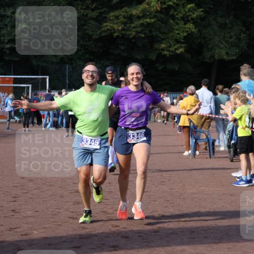 27.09.2026 - 35. Volkslauf durch das schöne Alstertal Strokosch-Dieckow http://msf.ph/oto/10579343 27.09.2026 11:19:27 Ziel 1401, 3022, 3150, 3164, 3305, 3345, 3346 meine-sportfotos.de