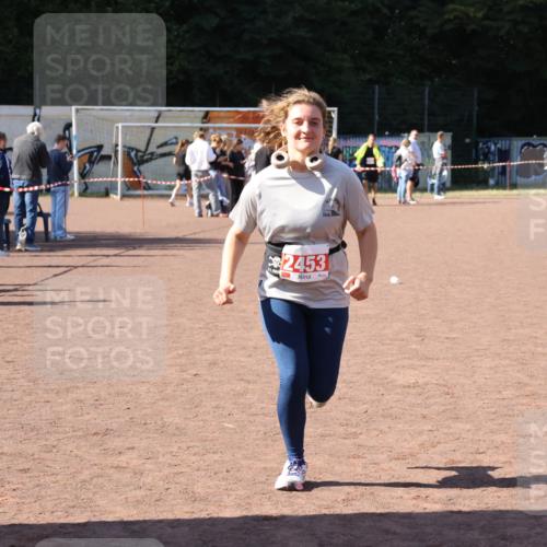 27.09.2026 - 35. Volkslauf durch das schöne Alstertal Strokosch-Dieckow http://msf.ph/oto/10579345 27.09.2026 12:49:01 Ziel 2453 meine-sportfotos.de